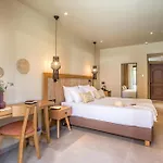 Pyria 4*