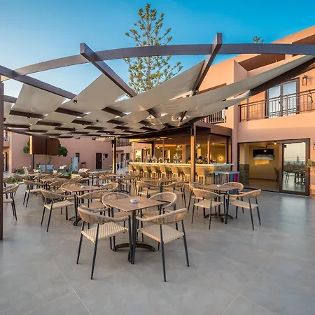 Pyriá Hotel 4*
